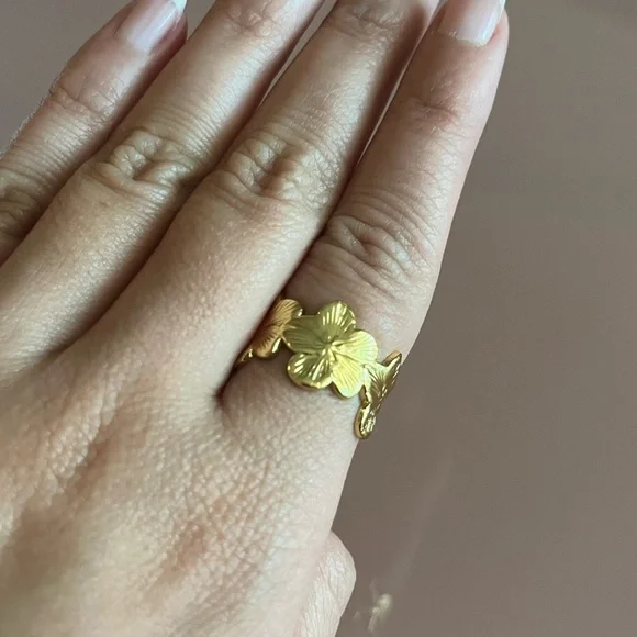 🌸 NEW Flower Open Gold Ring 🌸 - Picture 11 of 14